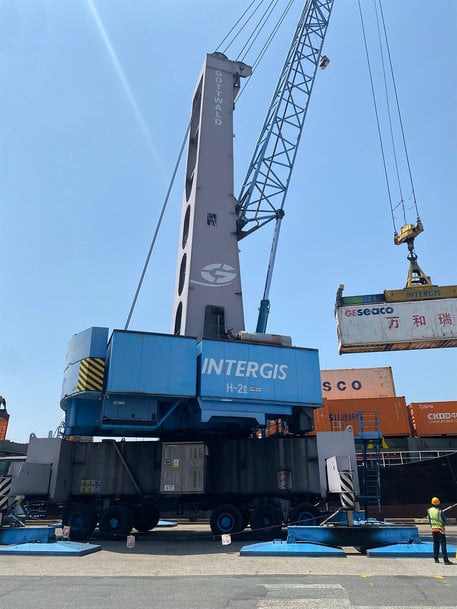 Intergis adds flexibility to cargo handling in South Korea with Konecranes Gottwald Generation 6 Mobile Harbor Crane